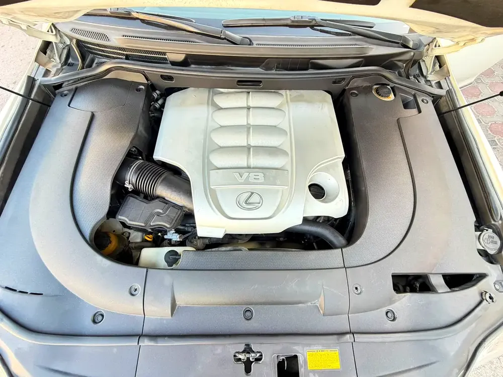 Lexus LX 570 Platinum 2010 | GCC Specs | Pristine Condition - Image 12
