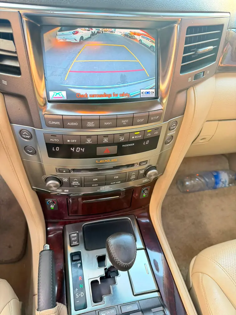 Lexus LX 570 Platinum 2010 | GCC Specs | Pristine Condition - Image 14