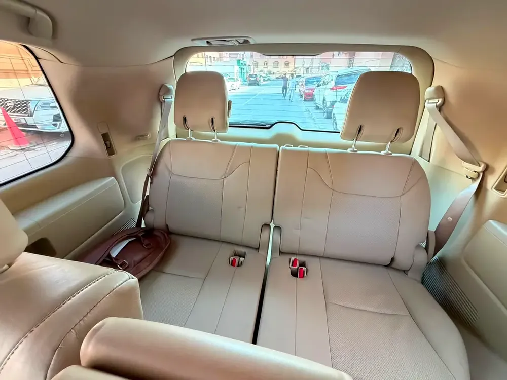 Lexus LX 570 Platinum 2010 | GCC Specs | Pristine Condition - Image 5