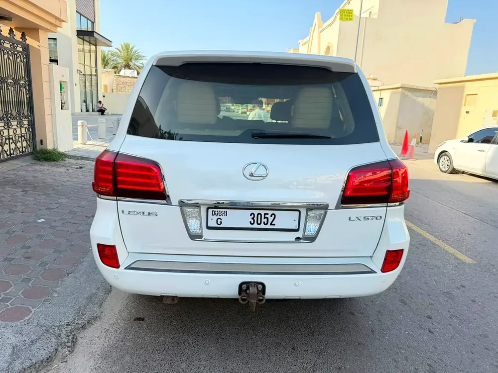 Lexus LX 570 Platinum 2010 | GCC Specs | Pristine Condition - Image 7