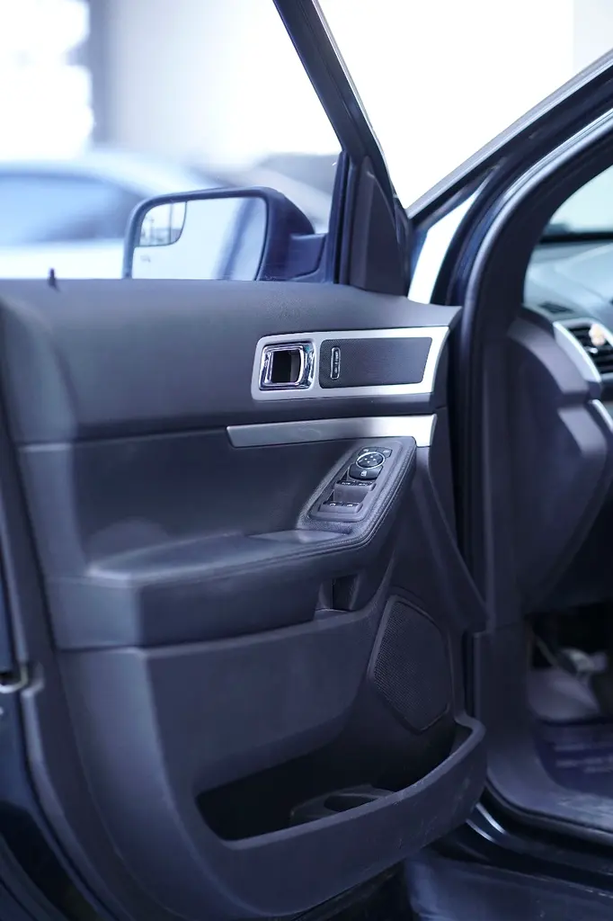 Ford Explorer XLT 2015 | GCC Specs | Well Maintained - Image 9