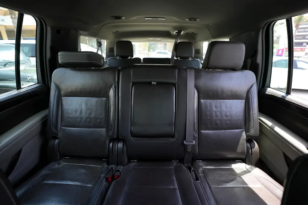 GMC Yukon XL SLE 2022 GCC Specs - Excellent Condition - Image 16