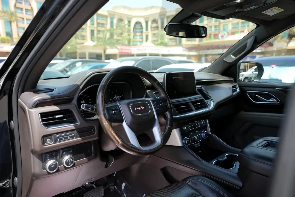 GMC Yukon XL SLE 2022 GCC Specs - Excellent Condition - Image 17