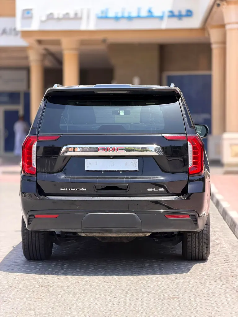 GMC Yukon XL SLE 2022 GCC Specs - Excellent Condition - Image 6