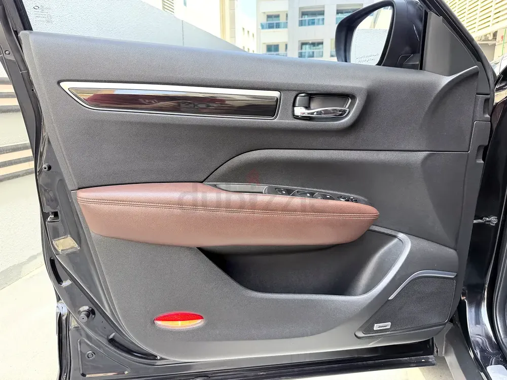 Renault Koleos LE 2018 | Top Option | GCC Specs | Low Mileage - Image 11