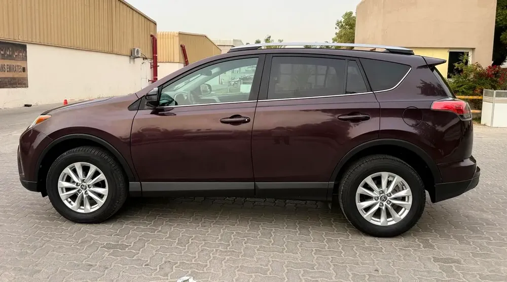 2017 Toyota RAV4 LE - - Image 4