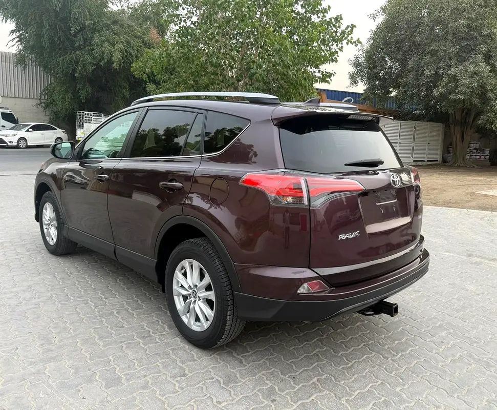 2017 Toyota RAV4 LE - - Image 5
