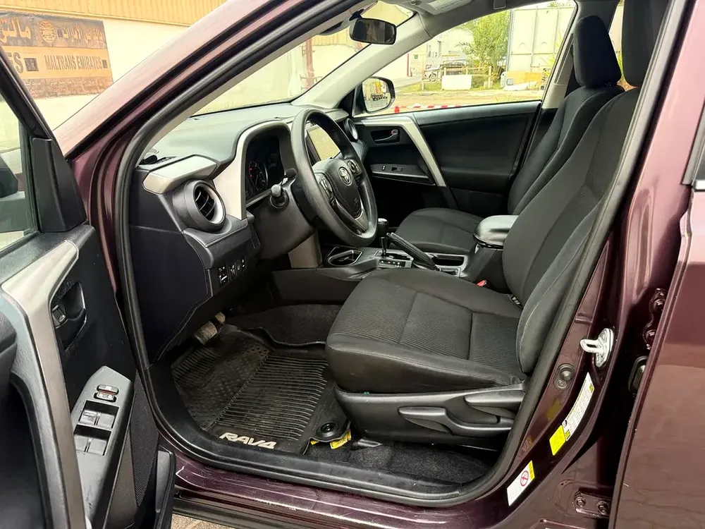 2017 Toyota RAV4 LE - - Image 7