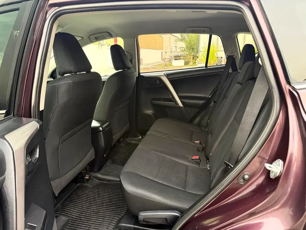 2017 Toyota RAV4 LE - - Image 8