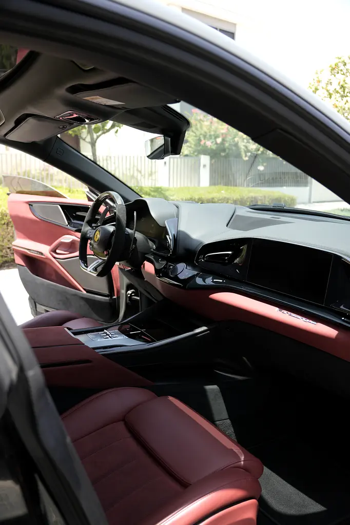 Ferrari Purosangue / Eu spec / 2 keys/  2024 / Fully loaded / 25k km / 7 year service contract - Image 11