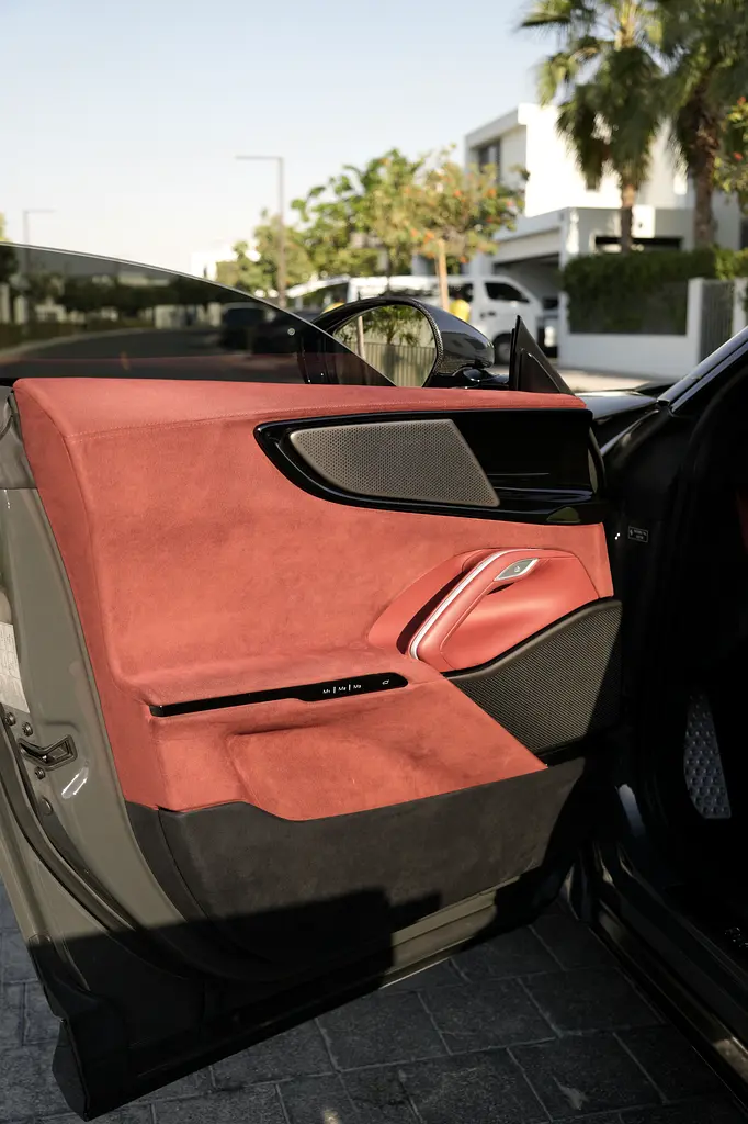 Ferrari Purosangue / Eu spec / 2 keys/  2024 / Fully loaded / 25k km / 7 year service contract - Image 12