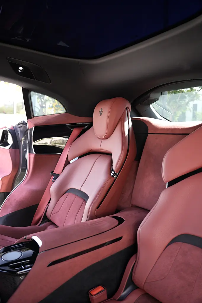 Ferrari Purosangue / Eu spec / 2 keys/  2024 / Fully loaded / 25k km / 7 year service contract - Image 16