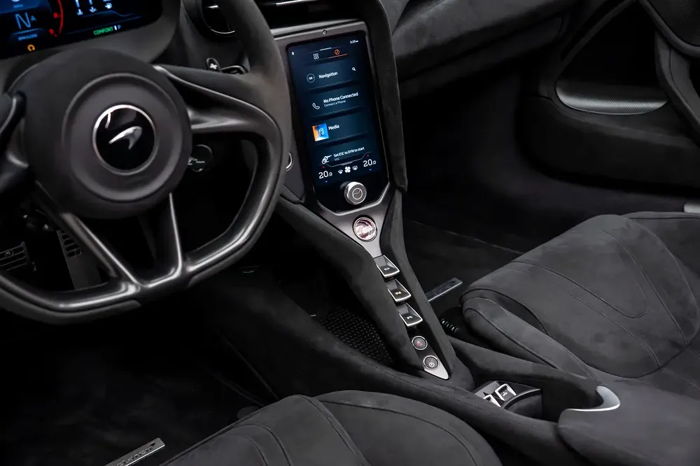 GCC SPECS AL NABOODAH WARRANTY + SERVICE CONTRACT - 2024 MCLAREN 750S SPIDER + CARBON PACKAGE - Image 11