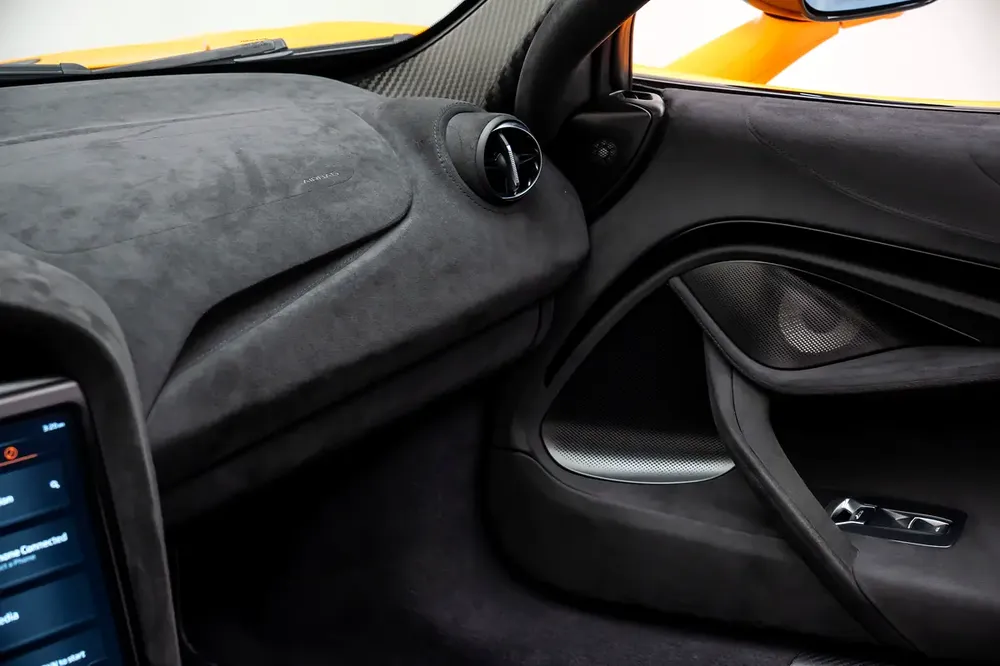 GCC SPECS AL NABOODAH WARRANTY + SERVICE CONTRACT - 2024 MCLAREN 750S SPIDER + CARBON PACKAGE - Image 12
