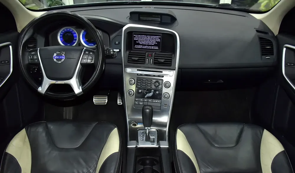 EXCELLENT DEAL for our Volvo T6 AWD R-Design ( 2010 Model ) in Silver Color GCC Specs - Image 11