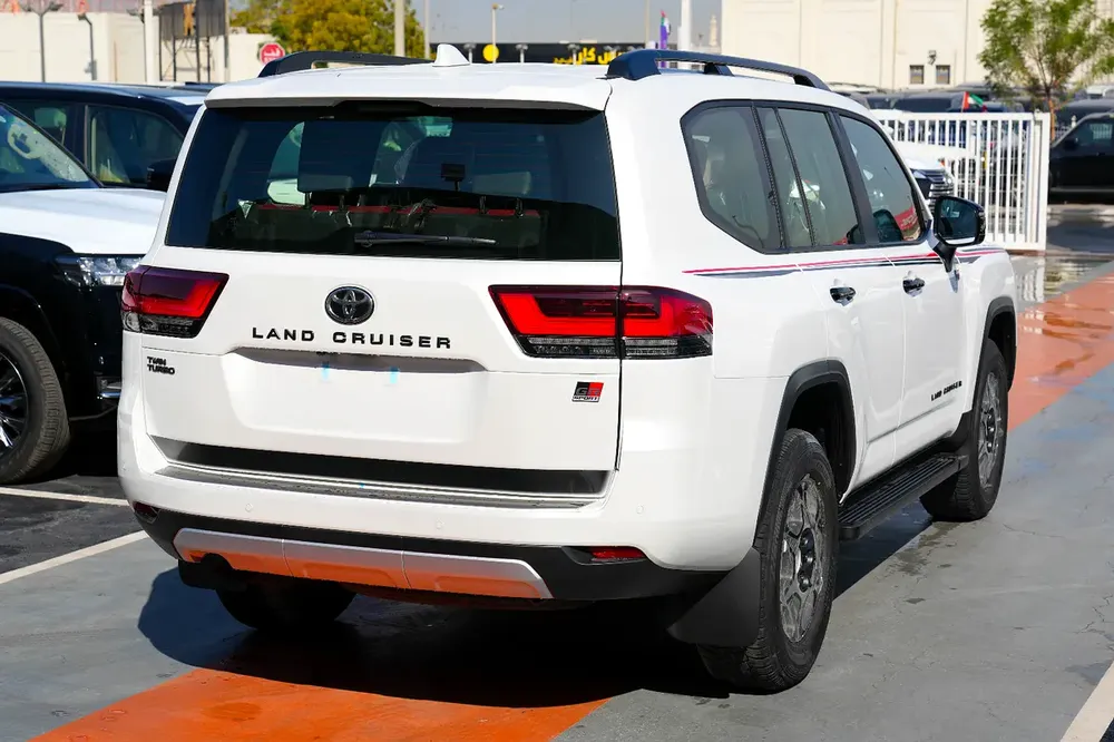 Toyota Land Cruiser GR Sport 3.5TT 2026 - GCC Specs - Image 4