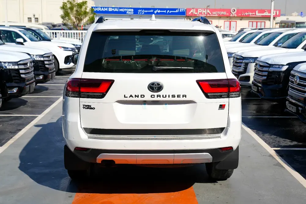 Toyota Land Cruiser GR Sport 3.5TT 2026 - GCC Specs - Image 5