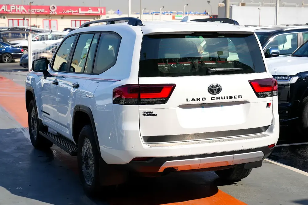 Toyota Land Cruiser GR Sport 3.5TT 2026 - GCC Specs - Image 6