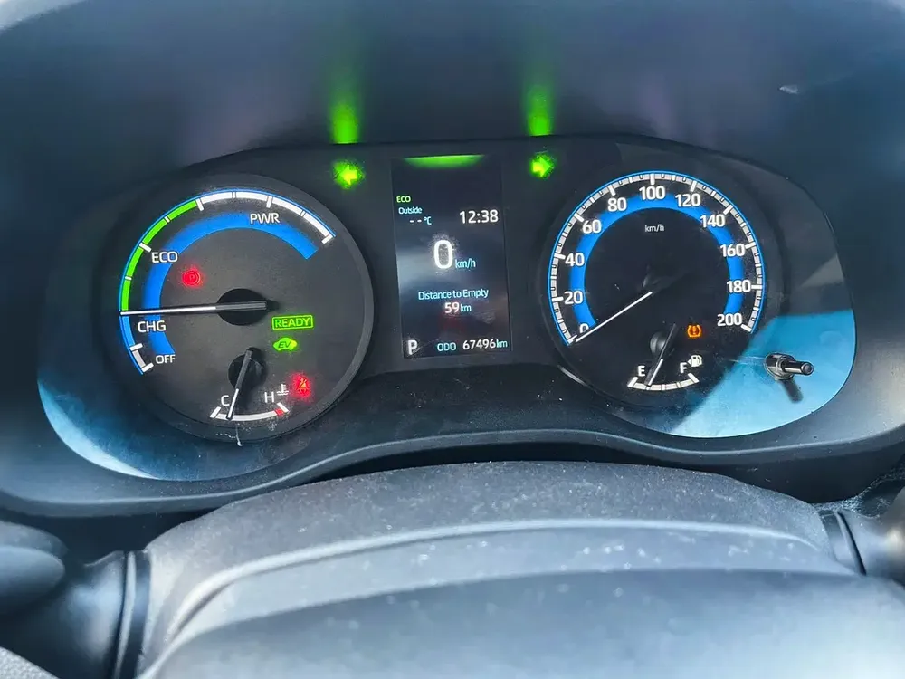Toyota Innova 2024 | Hybrid | Low Mileage |  GCC Spec - Image 12