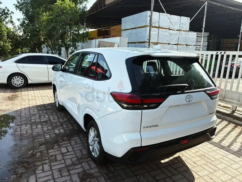 Toyota Innova 2024 | Hybrid | Low Mileage |  GCC Spec - Image 6