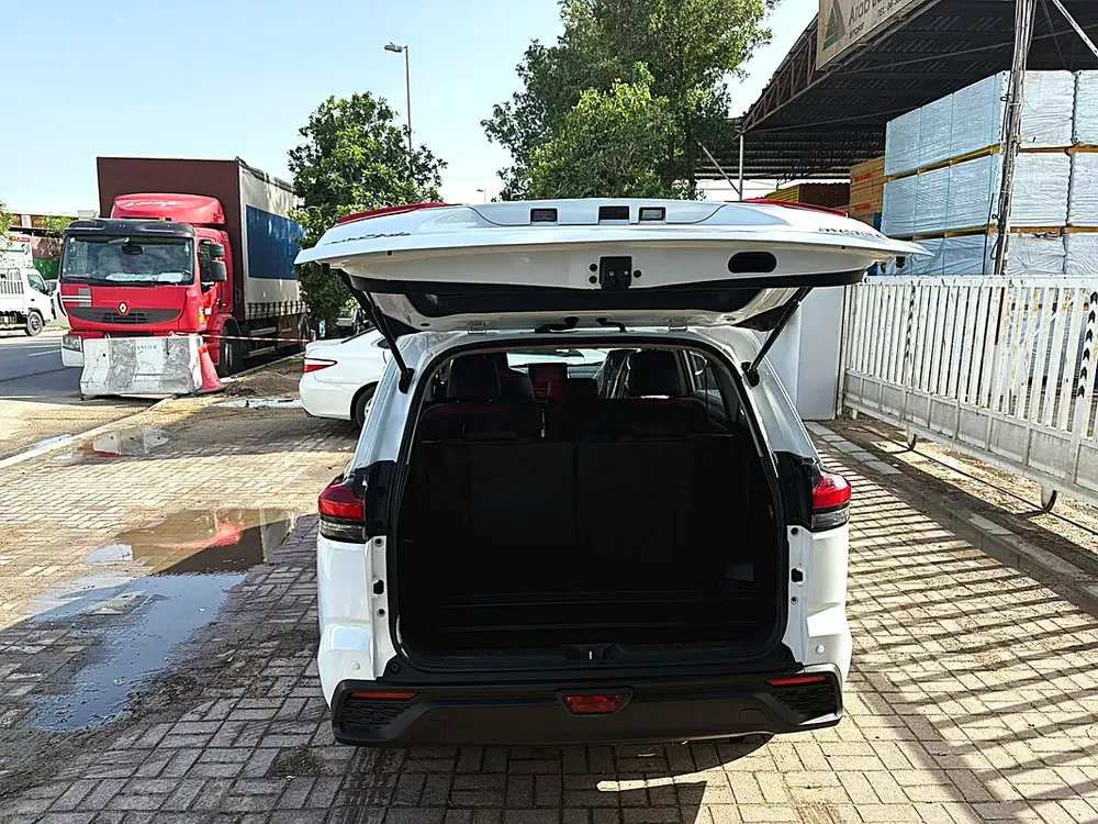 Toyota Innova 2024 | Hybrid | Low Mileage |  GCC Spec - Image 8