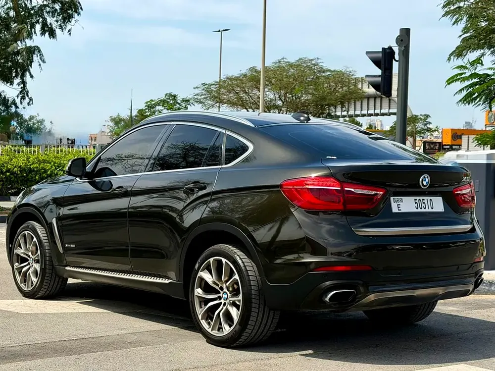 BMW X6 xDrive50i 2016 GCC Specs - Full Service History Original Paint  Pristine Condition! - Image 5