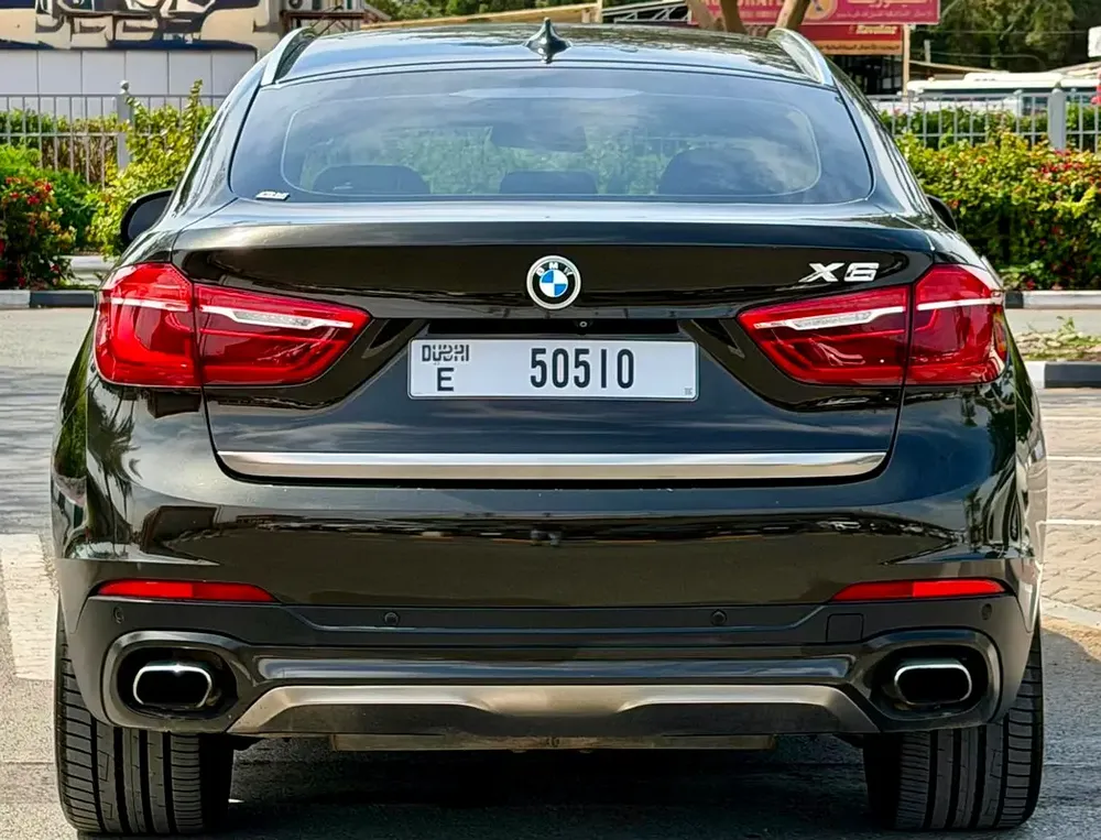 BMW X6 xDrive50i 2016 GCC Specs - Full Service History Original Paint  Pristine Condition! - Image 8