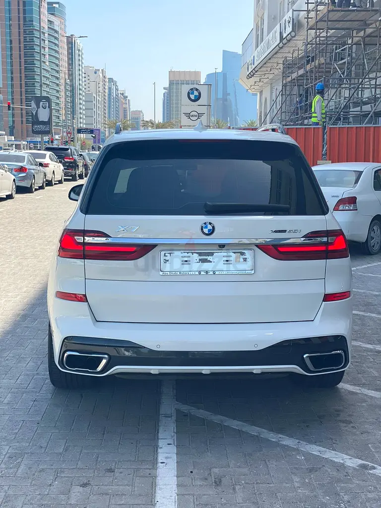 2019 BMW X7 xDrive50i | V8 Power | Full Options | - Image 4