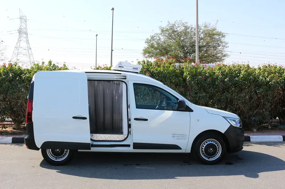 2023 Renault Dokker with Chiller  GCC Specs - Excellent Condition - Image 4