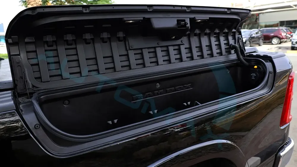 2026 RAM 1500 Limited Longhorn Crew Cab Hurricane H.O 3.0TT GCC BRAND NEW With 3 Years Warranty - Image 17