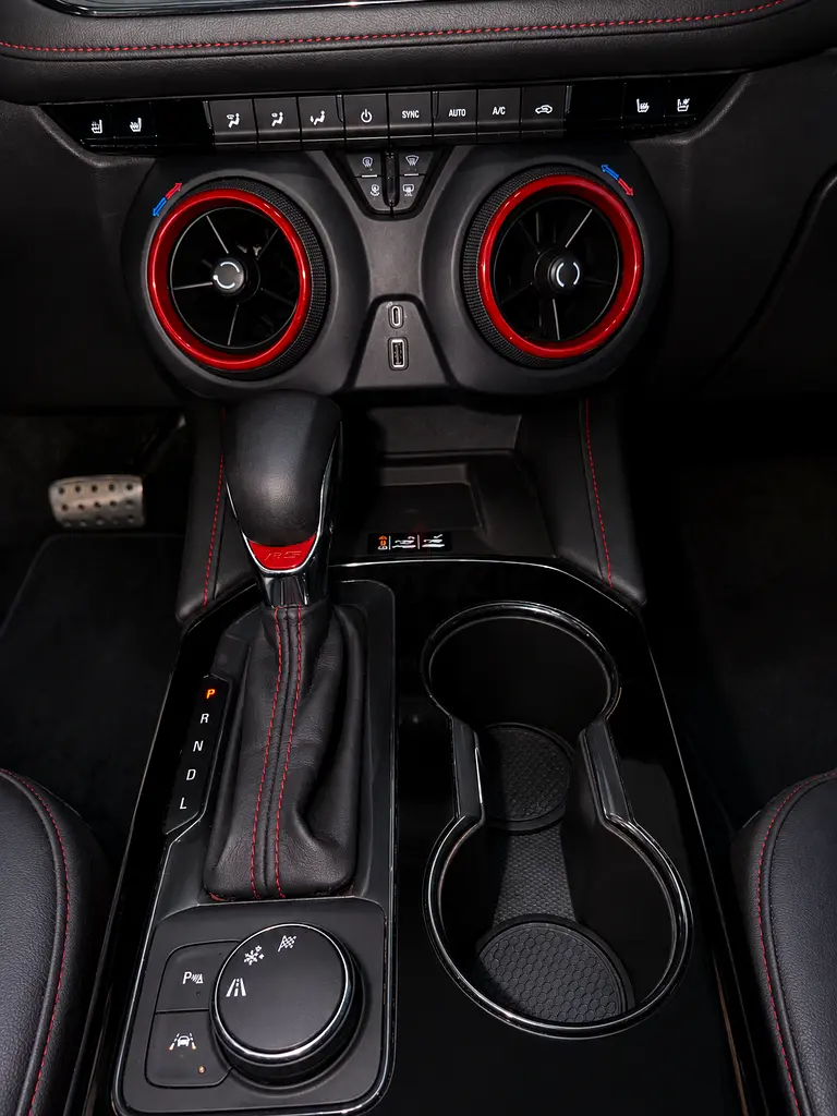 2023 CHEVROLET BLAZER RS - GCC SPECS - 75,000KM - FULL OPTION SUV - Image 10