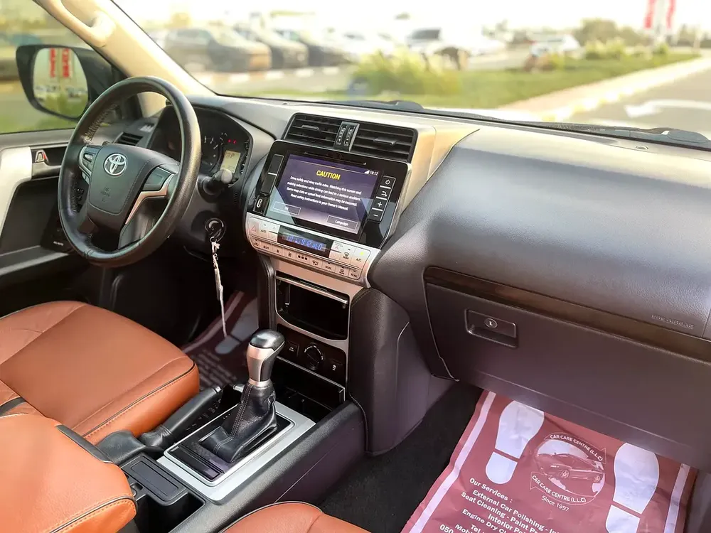 TOYOTA PRADO 2018 VXR 2.7 V4 GCC SPECS - Image 12