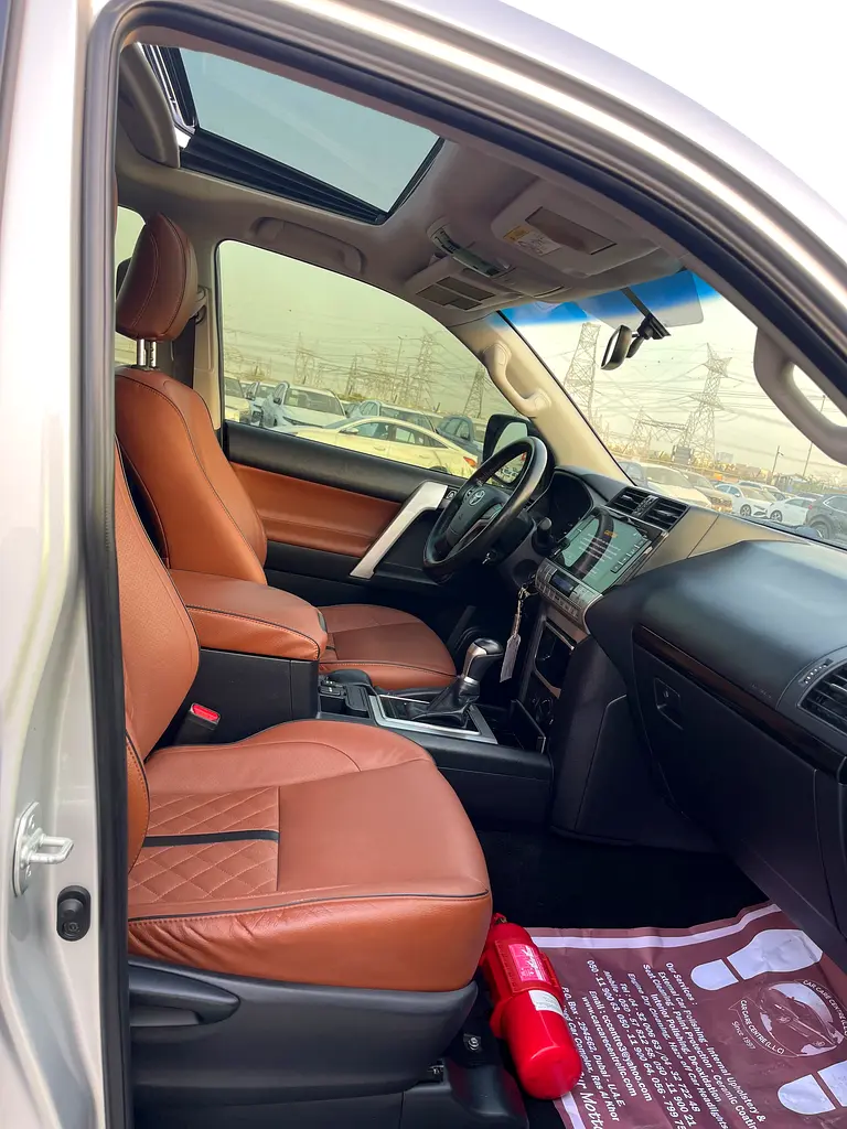 TOYOTA PRADO 2018 VXR 2.7 V4 GCC SPECS - Image 13