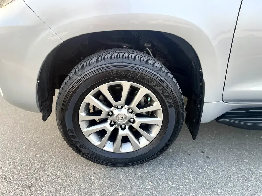 TOYOTA PRADO 2018 VXR 2.7 V4 GCC SPECS - Image 20