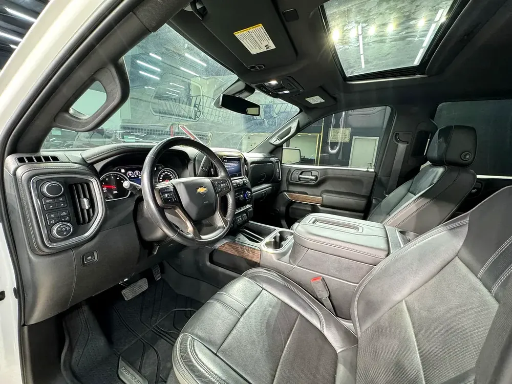 2022 - Chevrolet Silverado High Country - V8 - Image 13