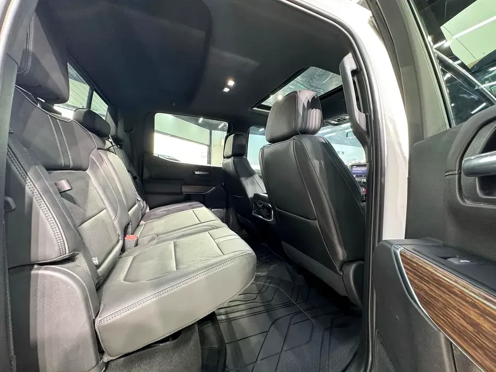 2022 - Chevrolet Silverado High Country - V8 - Image 17