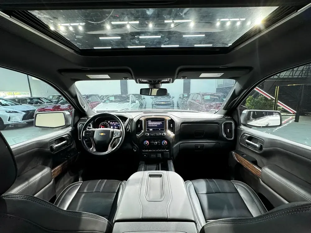 2022 - Chevrolet Silverado High Country - V8 - Image 19