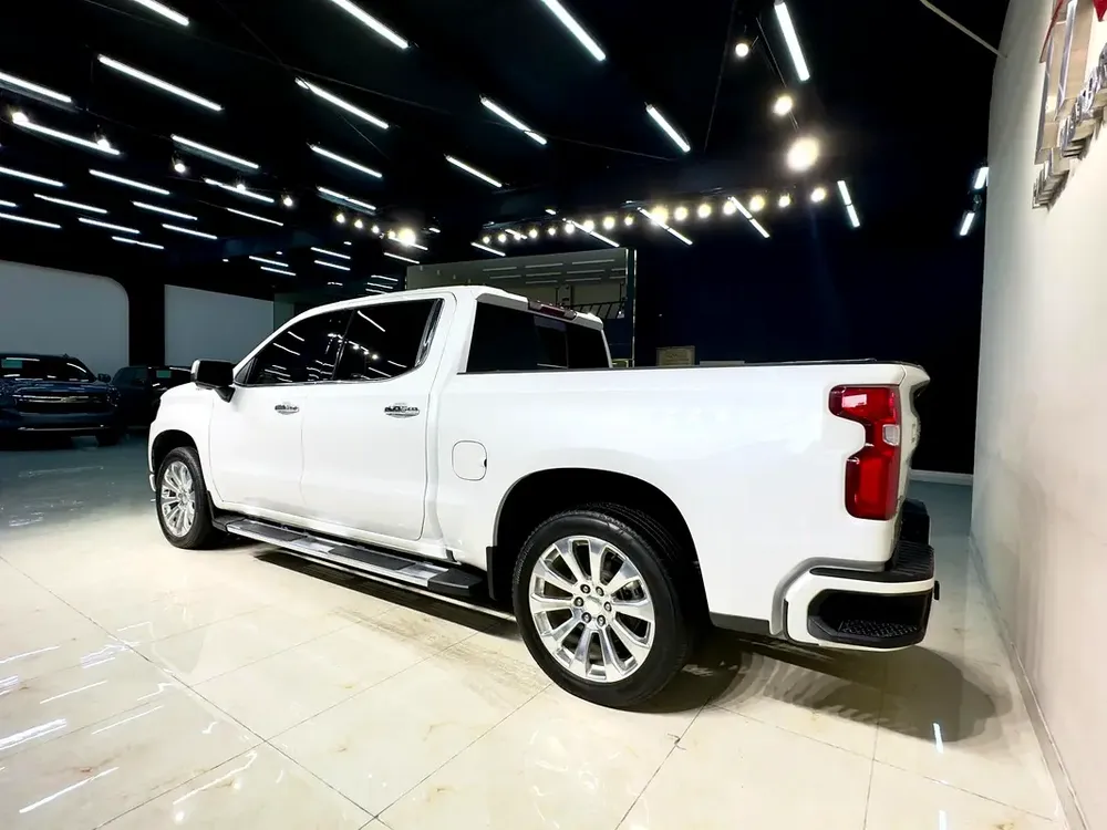 2022 - Chevrolet Silverado High Country - V8 - Image 6