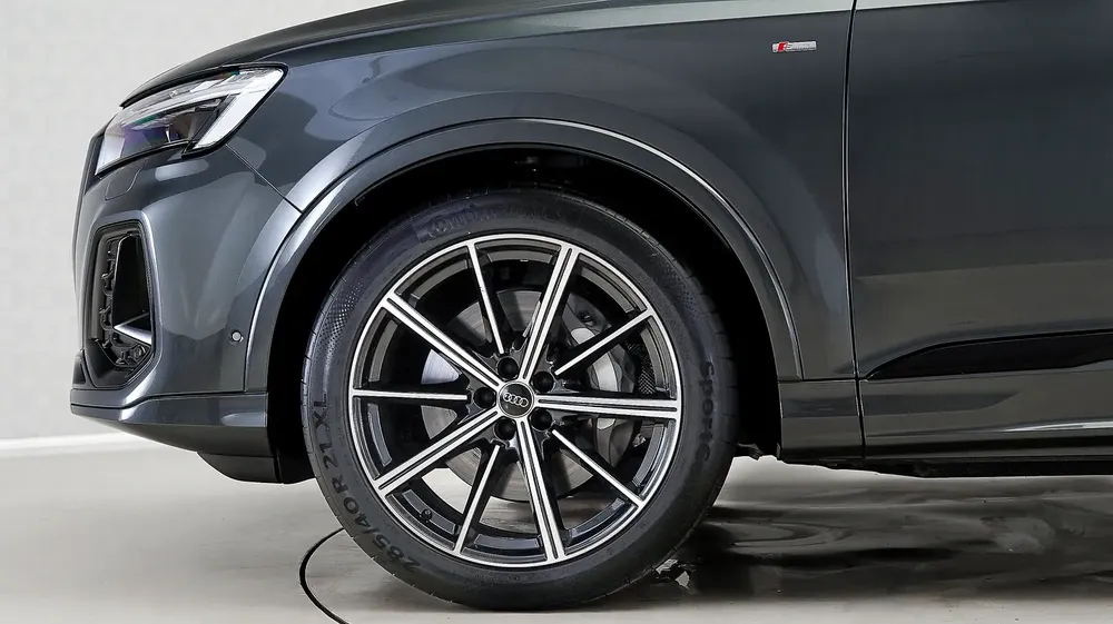 Q7 TFSI 45 S Line | AED 4,423 PM | Audi Service Pack 2030, Low KM | Ramadan Offer - Image 11