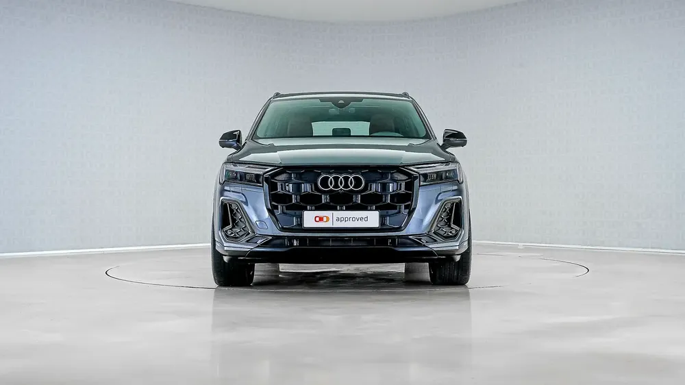 Q7 TFSI 45 S Line | AED 4,423 PM | Audi Service Pack 2030, Low KM | Ramadan Offer - Image 9