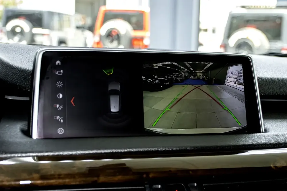 BMW X5 35 2018 GCC specs - Image 15