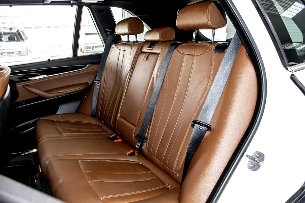 BMW X5 35 2018 GCC specs - Image 19