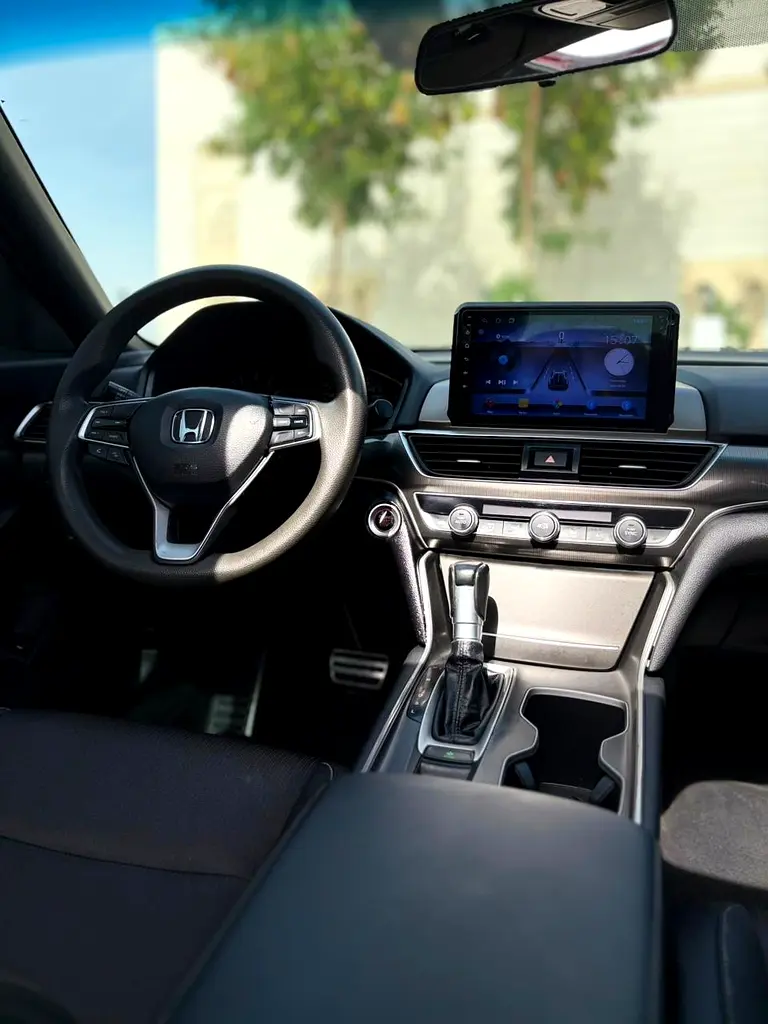 2020 Honda Accord Sport - GCC Specs - Excellent Condition - Image 9