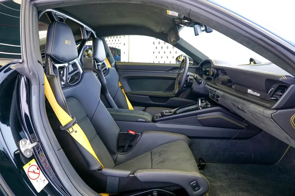 911 DAKAR | ALCANTARA SEATS | CARBON INTERIOR | WARRANTY FEB 2027 | SPORT EXHAUST - Image 16