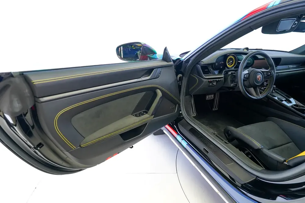 911 DAKAR | ALCANTARA SEATS | CARBON INTERIOR | WARRANTY FEB 2027 | SPORT EXHAUST - Image 7