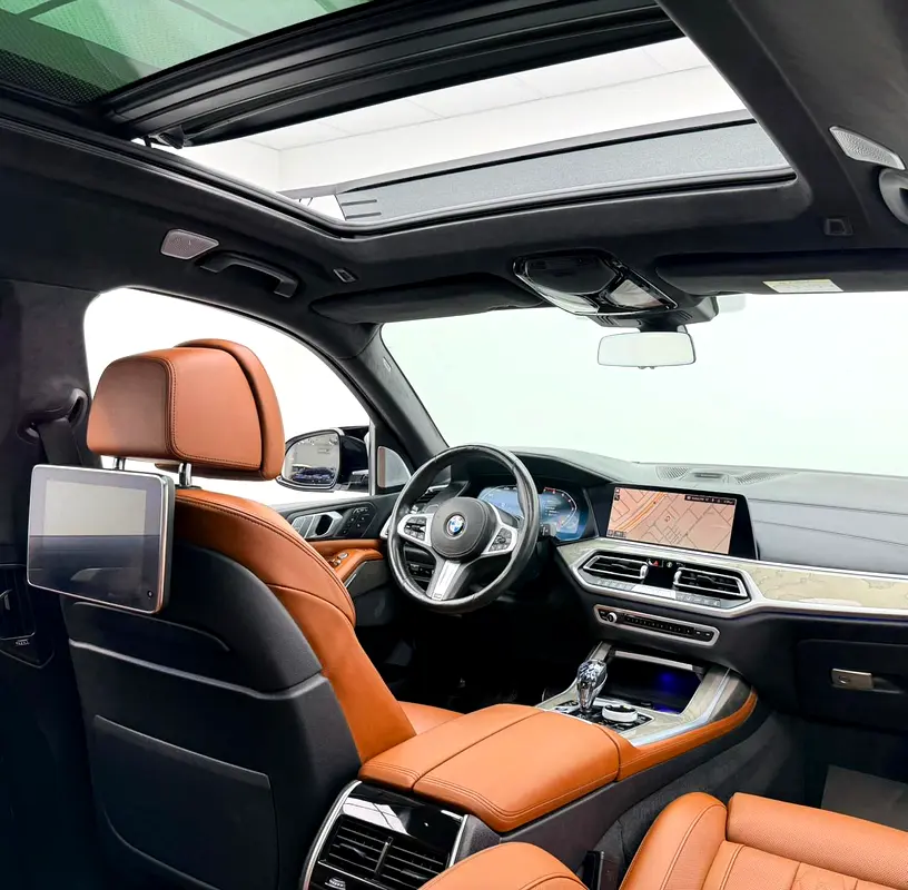 2022 BMW X7 M50i, 2027 BMW Warranty + Service Pack, Full BMW Service History, 7 Seater, GCC - Image 12