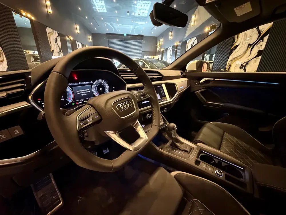 AED 2,223 PM | 0 KM | 3-Year Warranty + Service Plan | Grey | Black Leather - Image 10