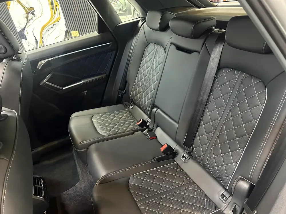 AED 2,223 PM | 0 KM | 3-Year Warranty + Service Plan | Grey | Black Leather - Image 12