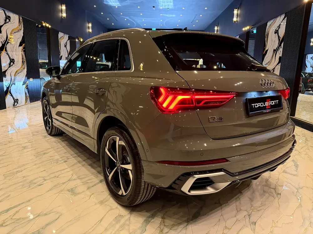 AED 2,223 PM | 0 KM | 3-Year Warranty + Service Plan | Grey | Black Leather - Image 7
