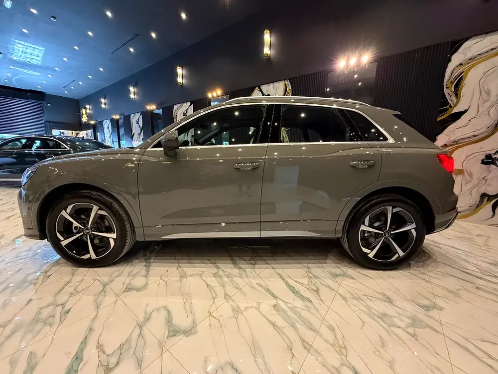 AED 2,223 PM | 0 KM | 3-Year Warranty + Service Plan | Grey | Black Leather - Image 8